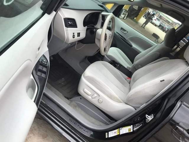 A picture of 2012 Toyota Sienna