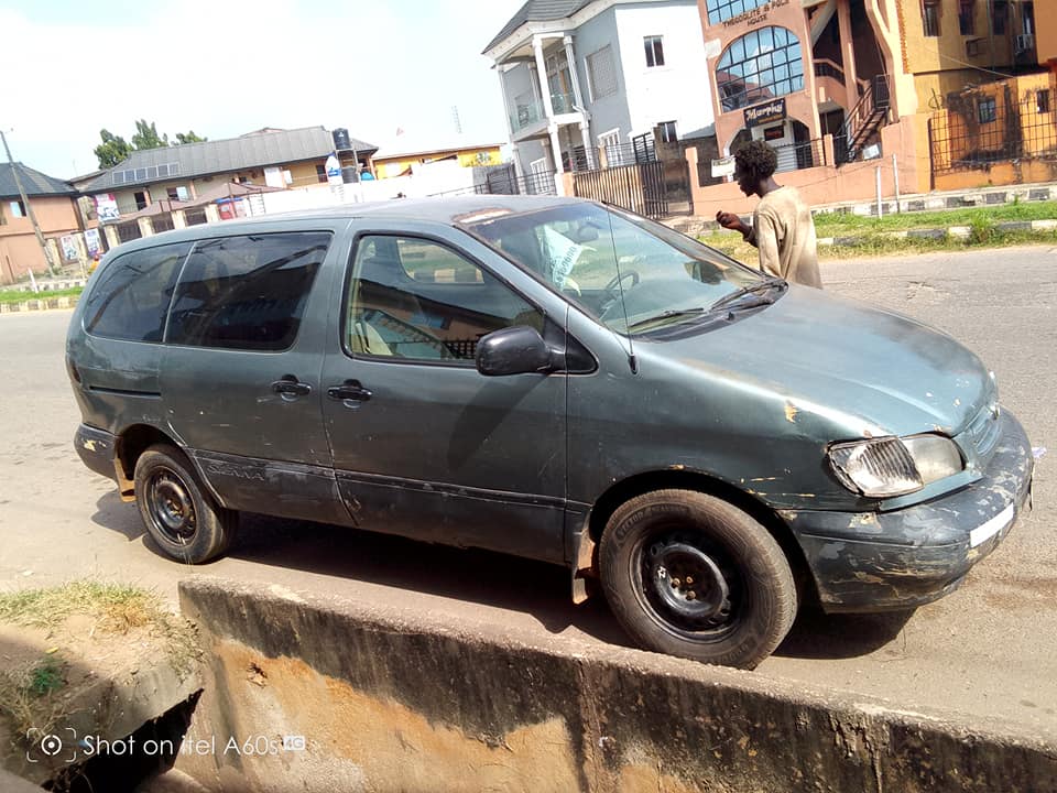 A picture of Toyota Sienna