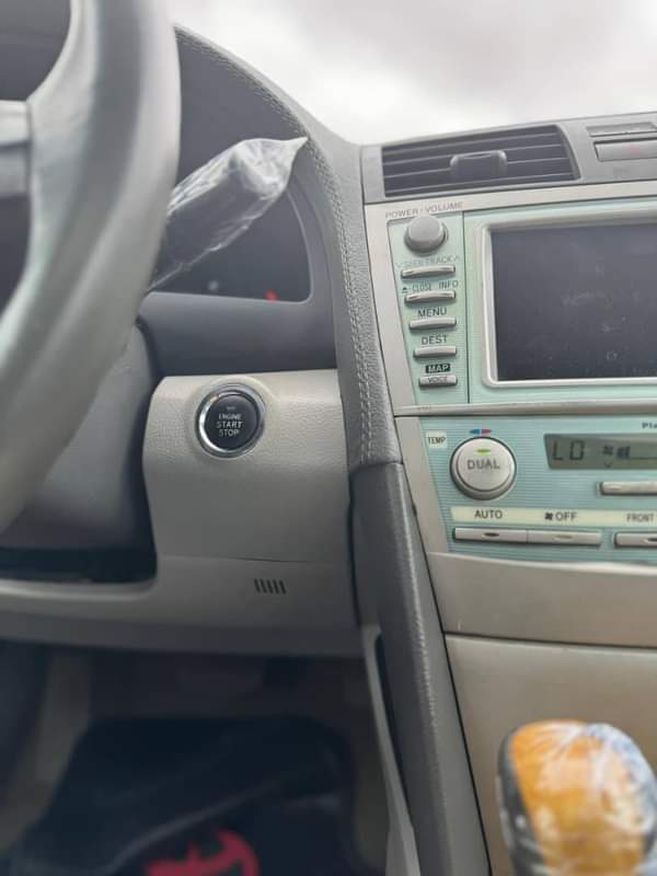 A picture of Presents FRESHEST NIGERIAN USED ON THE INTERNET TOYOTA CAMRY 2008