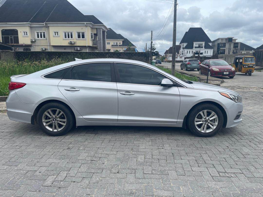 A picture of Hyundai Sonata 2015