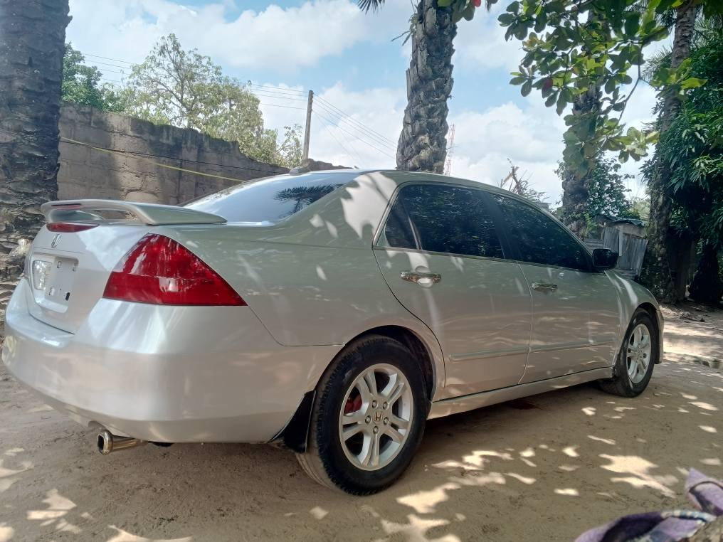 A picture of Honda Accord 2006 DC