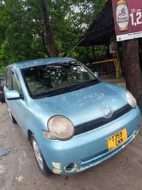 A picture of TOYOTA SIENTA BEI 450000 SIMU 0693584454