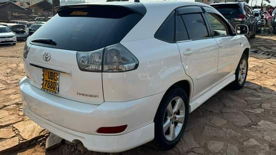 A picture of Toyota harrier