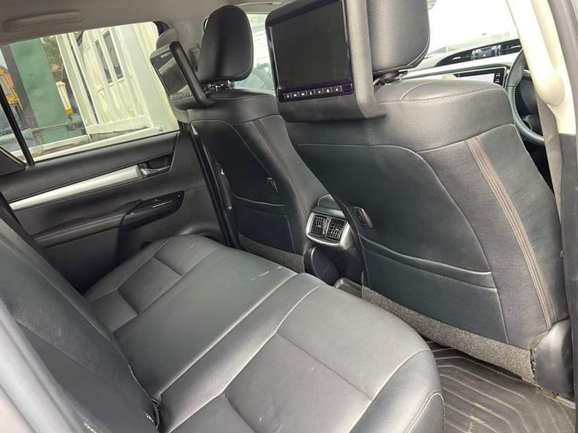 A picture of Toyota hilux 2021 model 160m