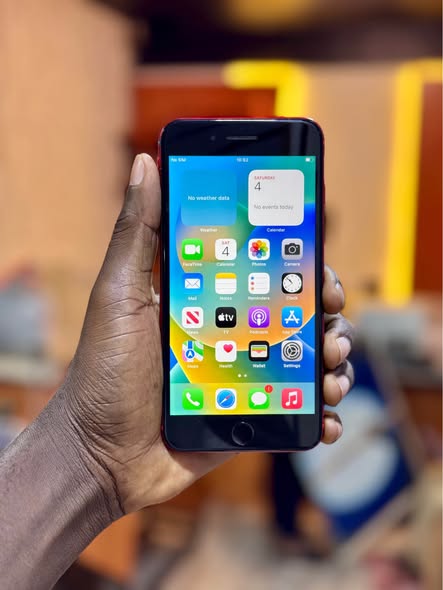 A picture of iPhone 8 original parts at only 299 000
