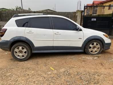 A picture of AWOOF DEAL Pontiac Vibe 04 PARTLY FIRST BODY Untouched ENGINE