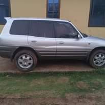 A picture of Ipo sokoni nauza Rav 4 old model Haina shida yeyote