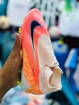 A picture of SPORTS SHOES