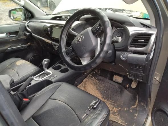 A picture of DAMAGED TOYOTA HILUX READY TO BE IMPORTED UGX 25MILLION CALL