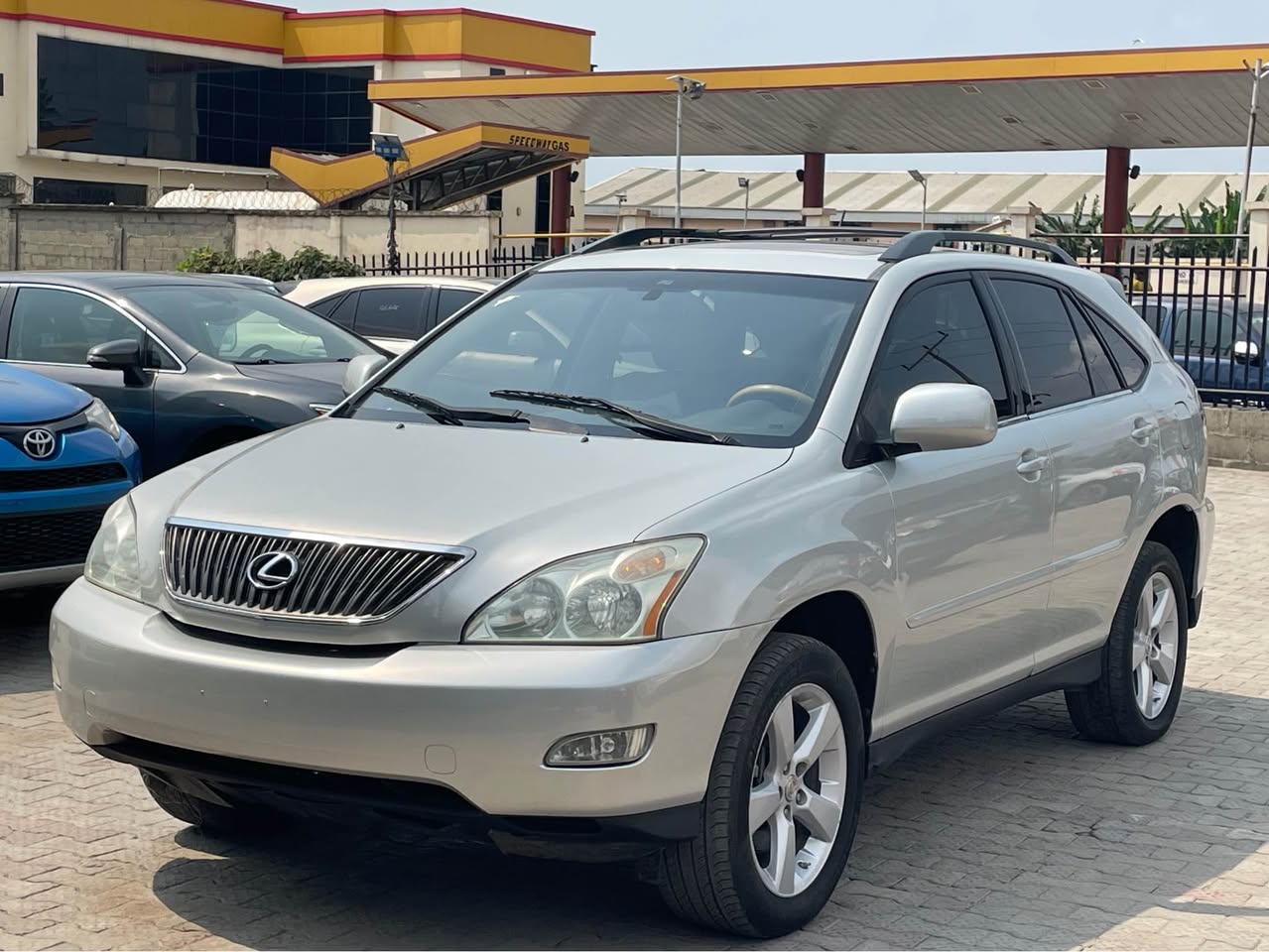 A picture of FOREIGN USED 2007 RX350