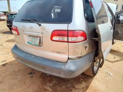 A picture of 2001 Toyota Sienna Ce