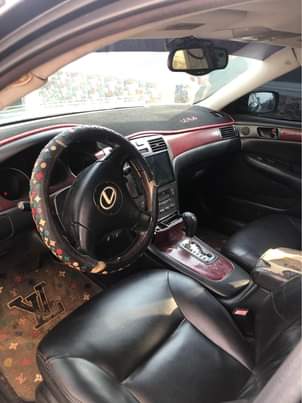 A picture of ES Lexus 330