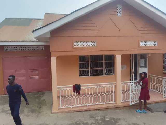 houses makindye