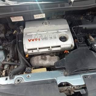 A picture of Toyota Sienna 2005