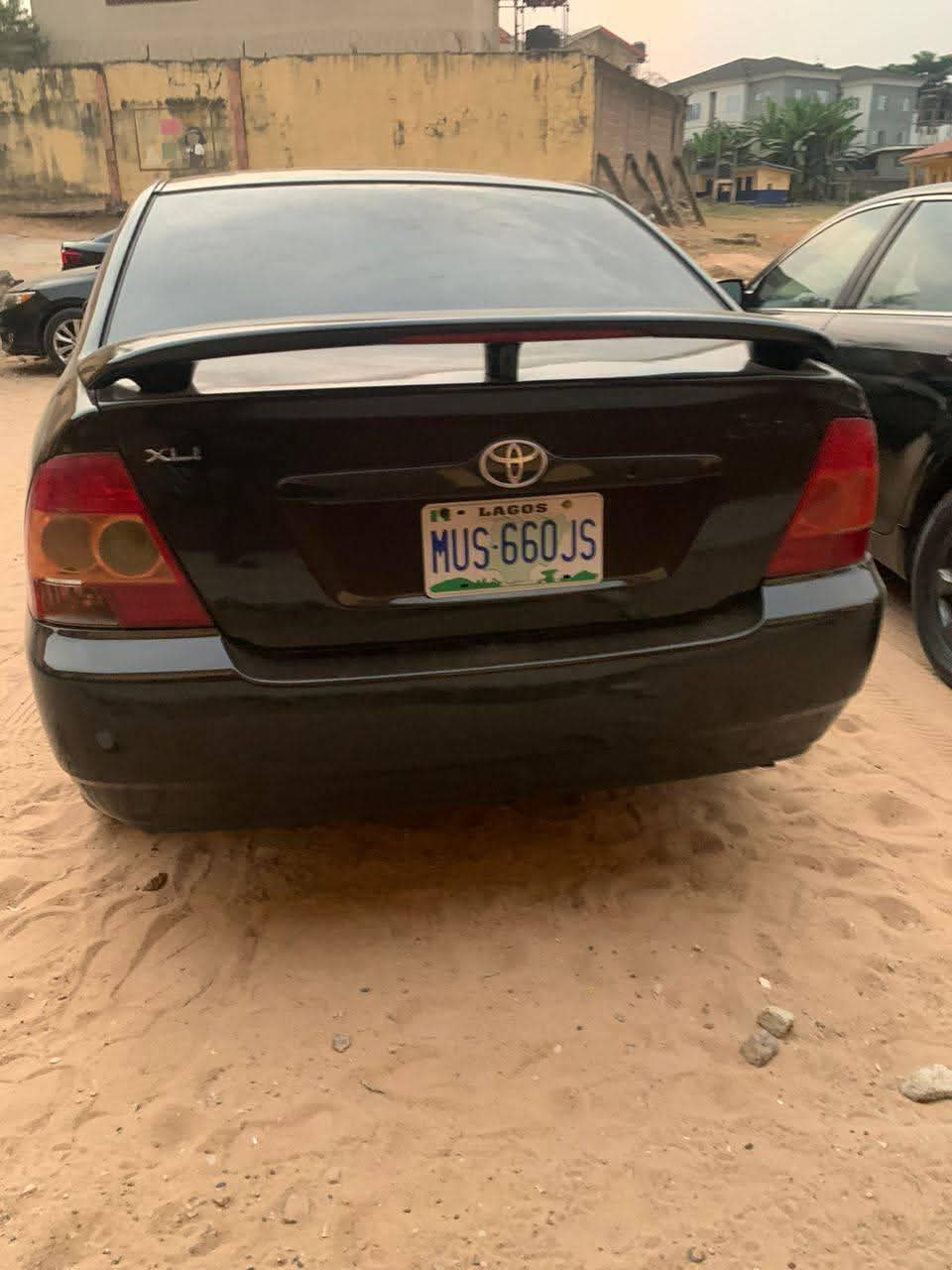 A picture of 2005 Toyota corolla bank type