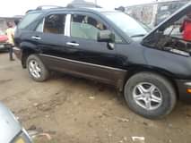 A picture of Lexus RX300 in good working condition Location PH samuelokere 08031802677