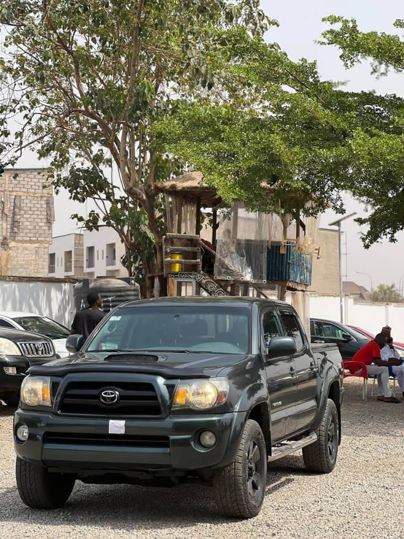 A picture of 2010 TOYOTA TACOMA V6 IN TOP NOTCH SHAPE LOCALLY USED