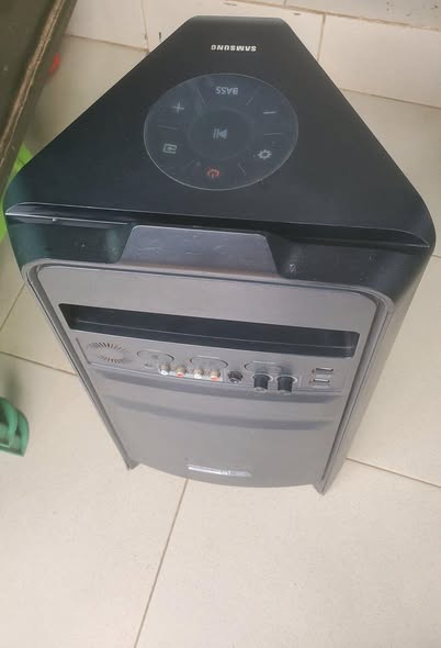 A picture of Samsung Sound Tower Very powerful Samsung MX T50 500watts