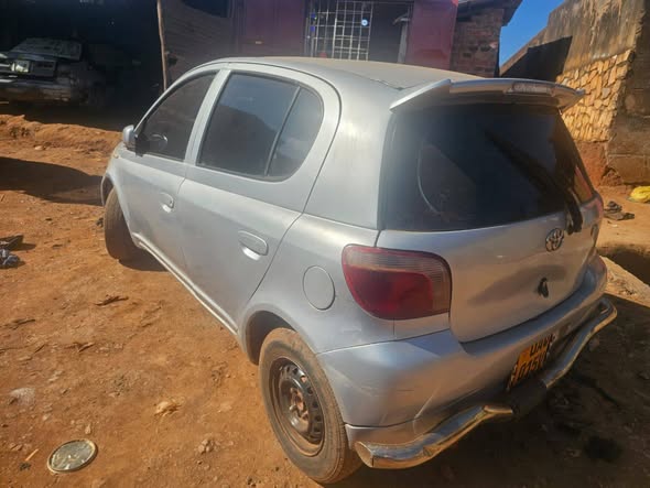 A picture of Available Uhs 4m Last 0702549860