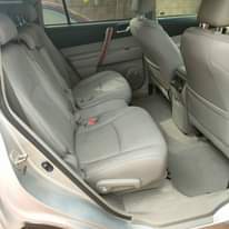 A picture of Belgium Standard 2010 Highlander Limited Keyless option with untermpered Engine