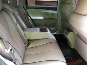 A picture of Toyota VENZA 2009 10 model Tok standard Keyless Leather seats