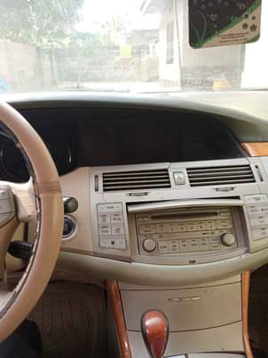 A picture of Toyota Avalon bake on first body very clean Untouched Super
