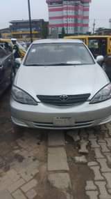 A picture of Toyota Camry 04 buy