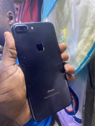 A picture of iPhone 7plus gb 128
