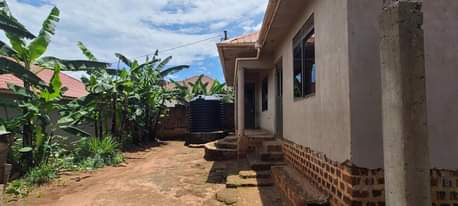 A picture of Mpererwe Kitegombwa estate 4bedrooms on 65120feet titled plot 120million 0705783434