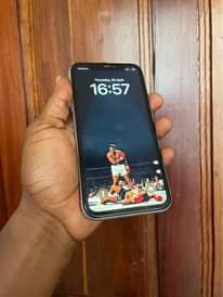 A picture of iphone 11 GB 128