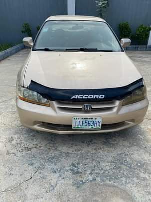A picture of Honda Accord 2002