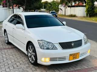 A picture of TOYOTA CROWN Year. 2004 Colour P WHITE Engine Cc 2490