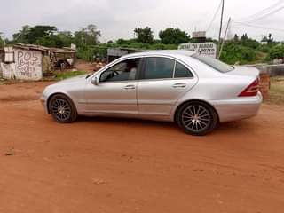 A picture of Mercedes Benz C240