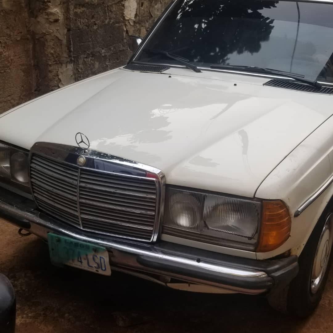 A picture of Old benz