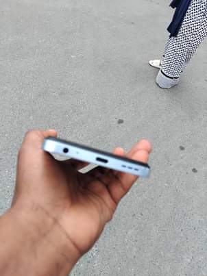 A picture of Infinix hot 30i mpya kabisa storage 128 ram 4 Location