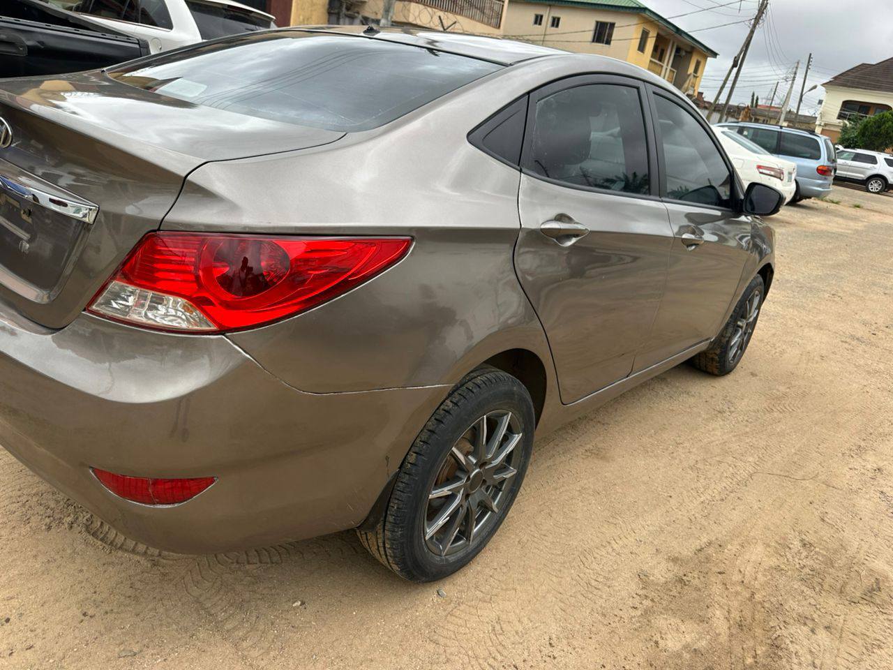 A picture of 2014 hyunda Accent first body