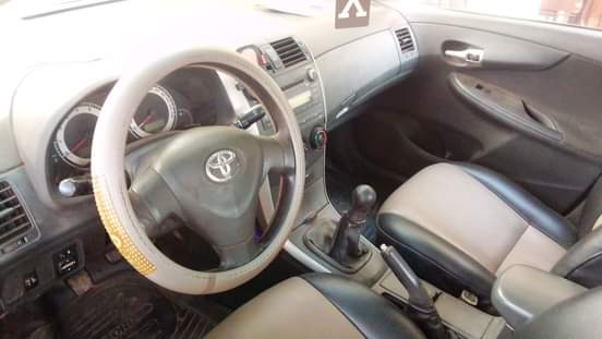A picture of 2010 toyota corolla