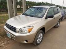 A picture of TOYOTA RAV 4 2007 MODEL