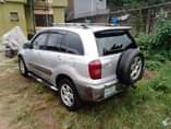 A picture of 2004 Toyota RAV4