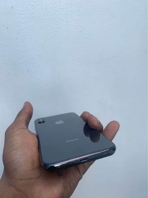 A picture of IPHONE XS MAX ICLOUD LOCKED