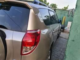 A picture of Super clean 4plugs 2009 Toyota RAV4 untouched Engine and gear