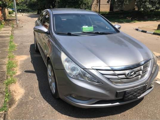 A picture of Hyhonda Sonata 2012