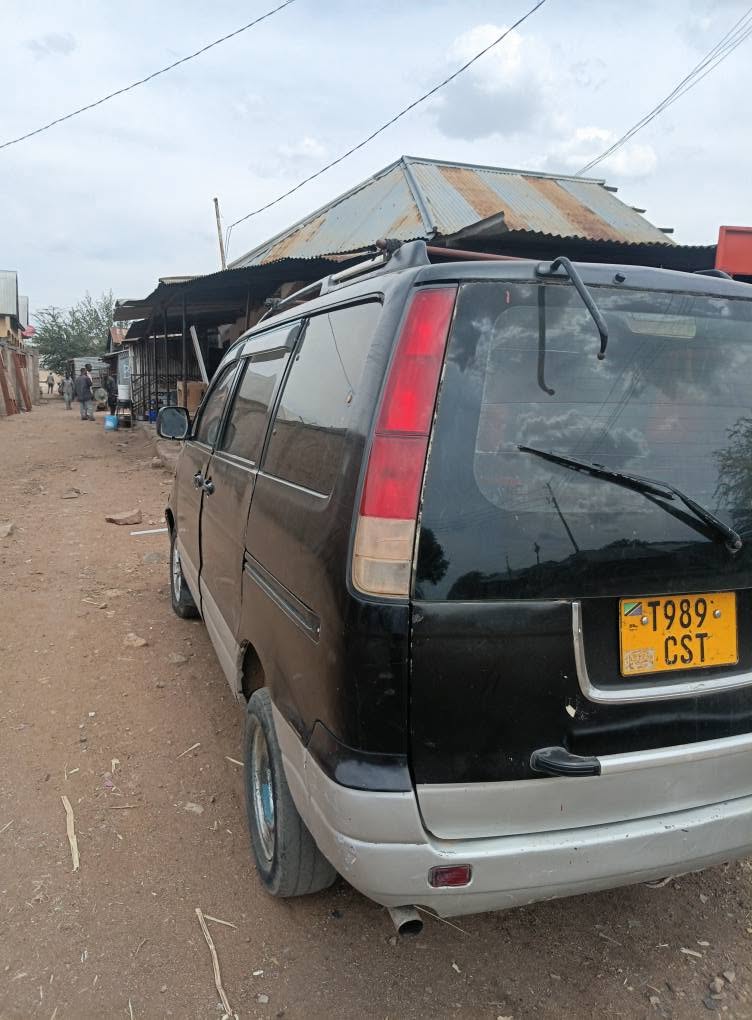 A picture of TOYOTA NOAH SR40 PRICE 4 9M ENGINE 3S CC 1990