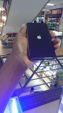 A picture of Iphone XR
