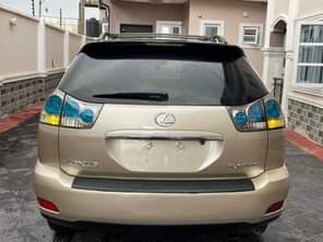 A picture of OMG This is astonishing clean lexus rx350 2007 model basic