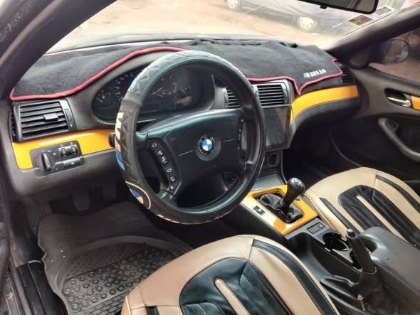 A picture of BMW E46 Essence 4 cylindre clim d origine srie BK