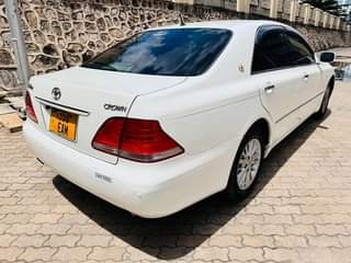 A picture of Crown royal milion 13.8 Ipo mwanza Automatic Engine safi 0784857610