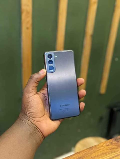 A picture of Samsung s21 5g