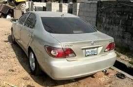 A picture of Christmas Deal Lexus ES 300 04 Model Engine is Silent