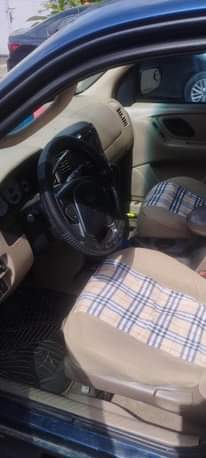 A picture of Ford Escape 2002 first body